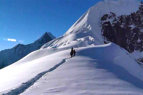 Tharpu Chuli (Tent) Peak Climbing
