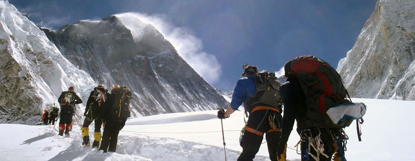 everest-climbing