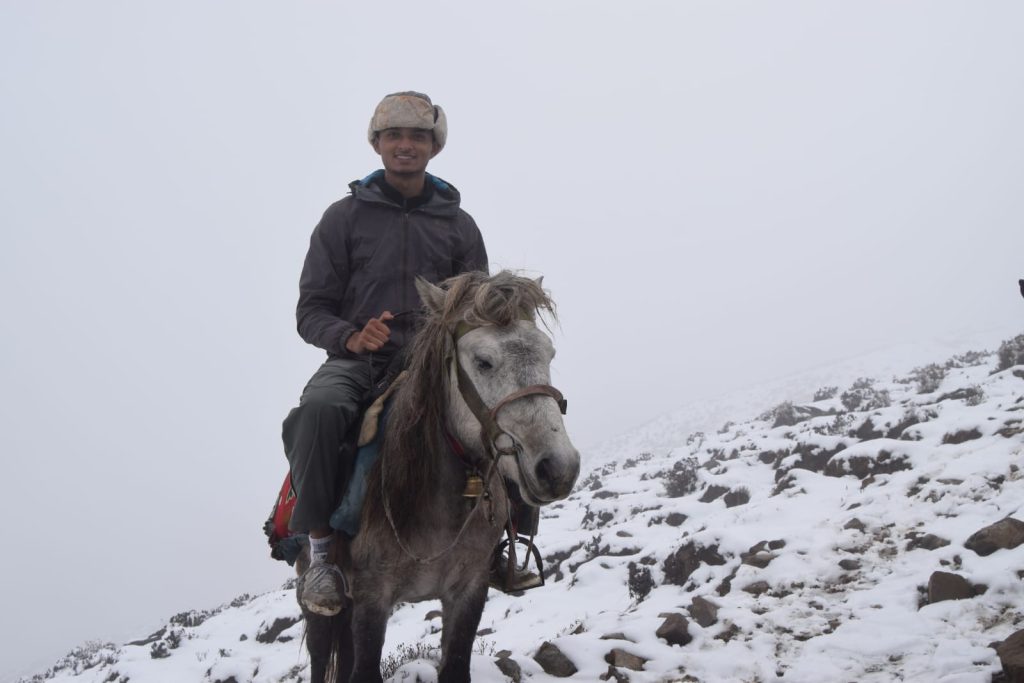 Horse riding at Gosaikunda