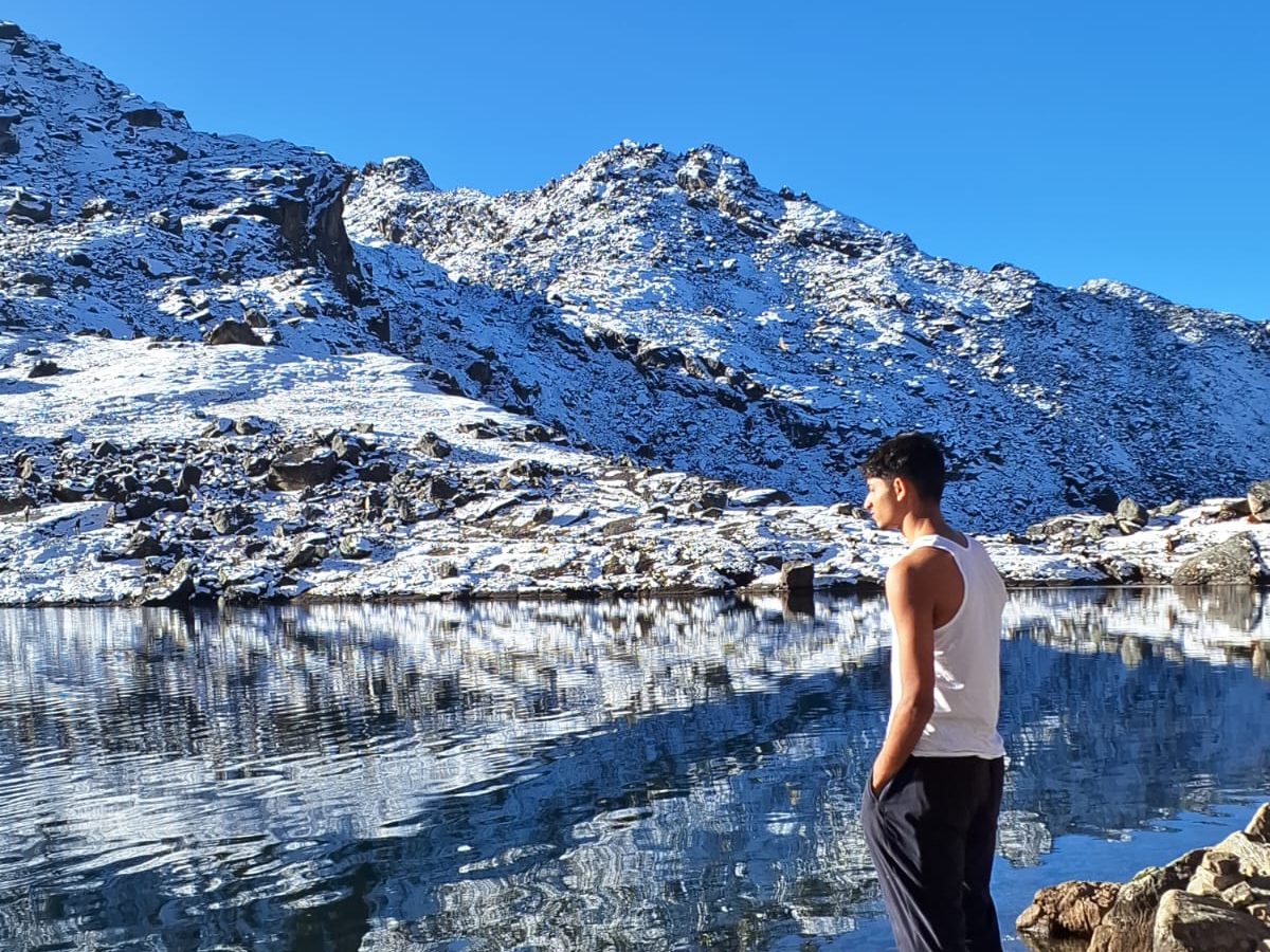 clicking Photos at Gosaikunda lake