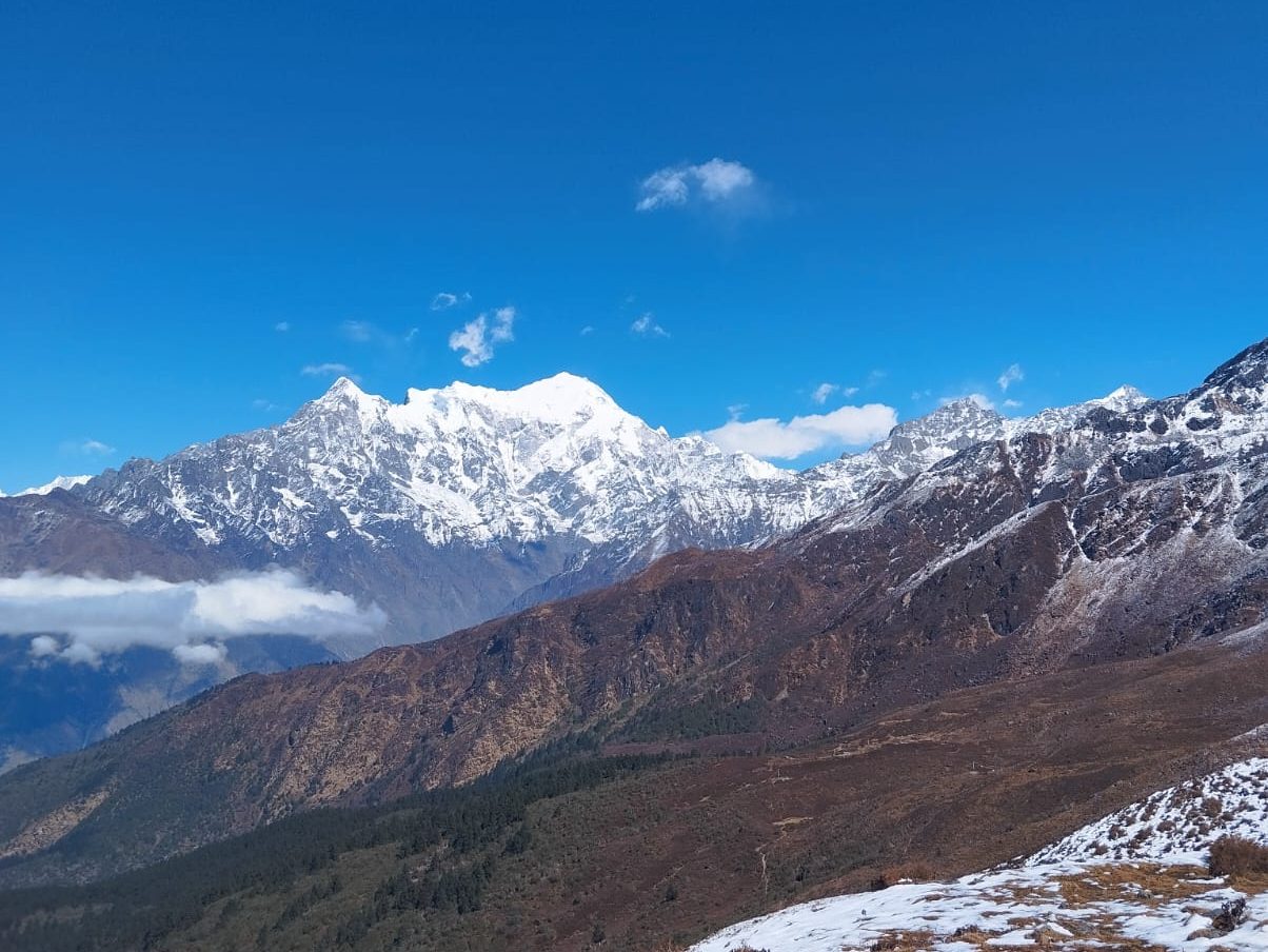 snow-covered mountains on the way to Gosaikunda Lake